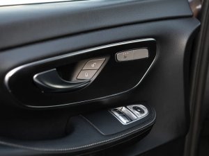 mercedes-benz-tridy-v-250d-long-4matic-aled360nezt
