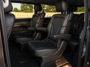 mercedes-benz-tridy-v-250d-long-4matic-aled360nezt