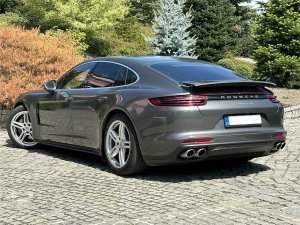 porsche-panamera-4s