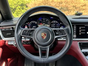 porsche-panamera-4s