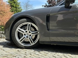 porsche-panamera-4s