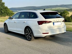 skoda-octavia-combi-20tdi-dsg-style