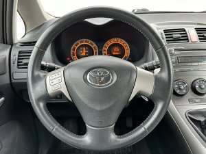 toyota-auris-16i-16v-vvt-i