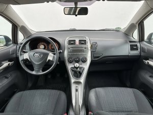 toyota-auris-16i-16v-vvt-i