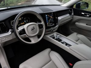 volvo-xc60-t8-twin-engine-inscription-awd