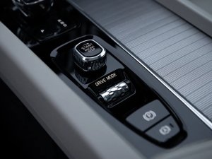 volvo-xc60-t8-twin-engine-inscription-awd