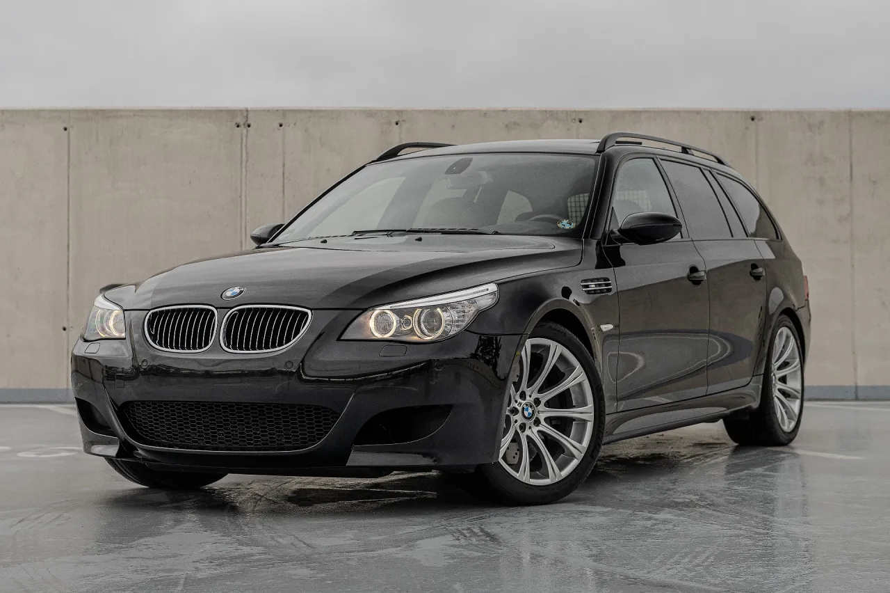 BMW M5, E61 Touring 5.0 V10 LCI